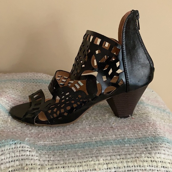 LAST CALL NY VIP black cut-out booties - Picture 3 of 13